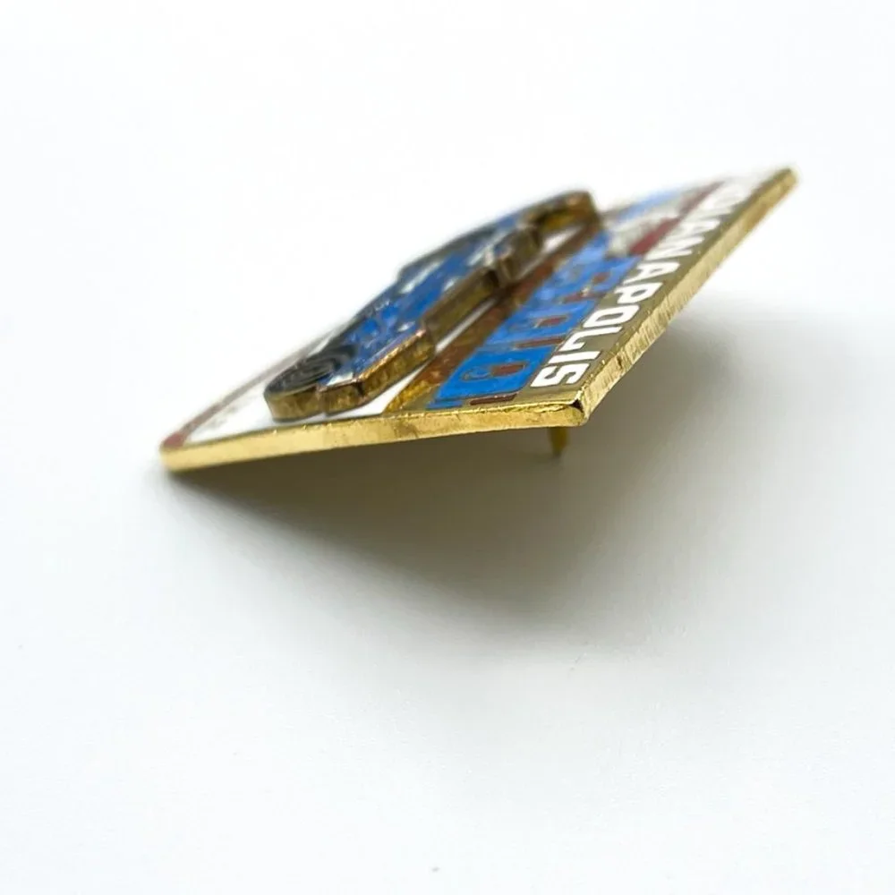 '92 INDY 500 OFFICIAL RACE PIN - Picture 2 of 3